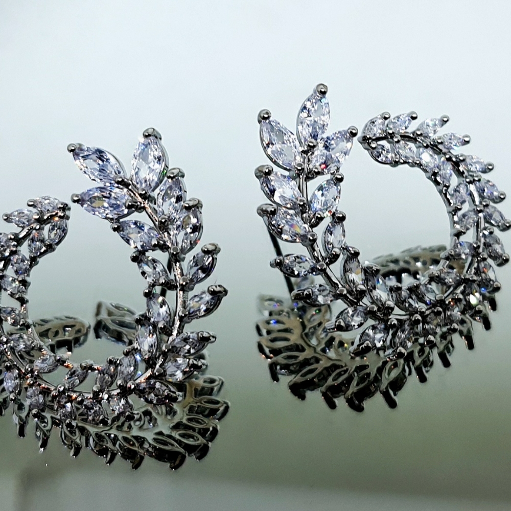 Swarovski Crystal Leaf Earrrings